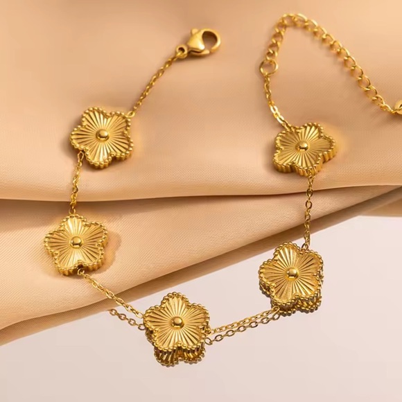 Anthropologie Jewelry - Alhambra Gold Floral Bracelet